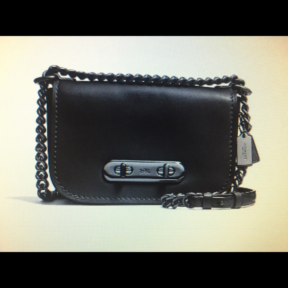 Coach Swagger Shoulder Bag 20